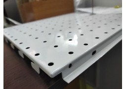 Перфорована панель 960х450мм ,крок 30мм. (біла)